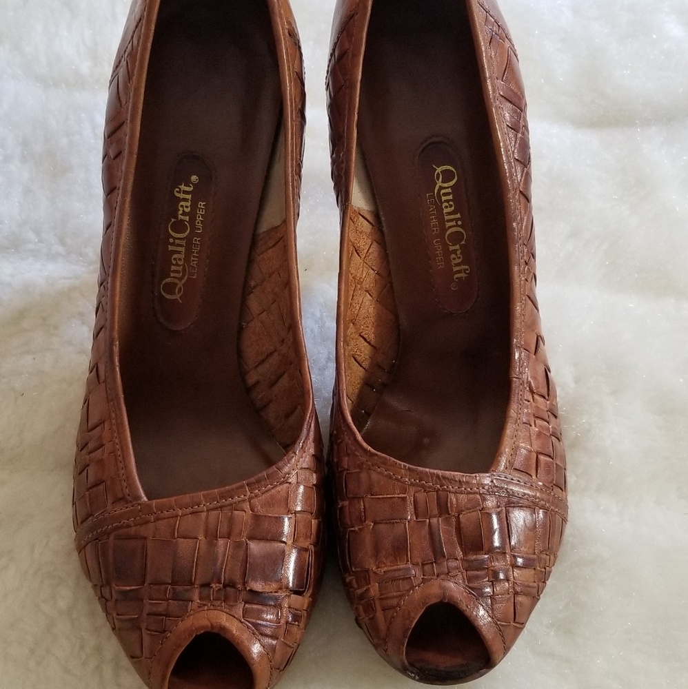Qualicraft brown peep toe heels